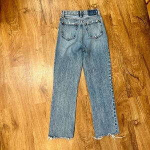 Abercrombie & Fitch The 90’s Straight Ultra High Rise Jeans. 25/0.